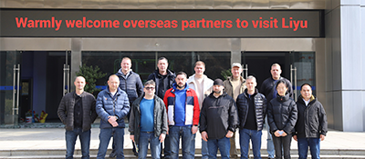 Habileté des compétences, croissance énergisante - la formation des partenaires à l'étranger Liyu démarre