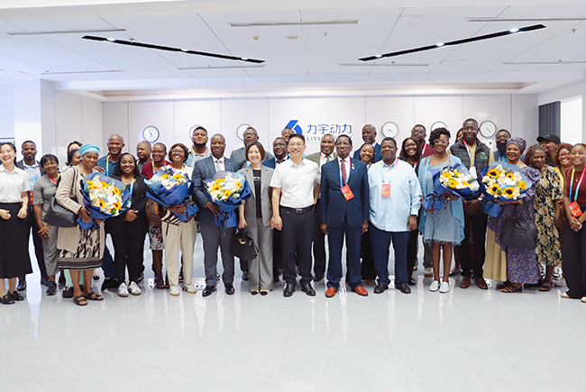 Les délégations de six nations africaines visitent Liyupower